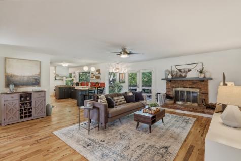 2320 Chart Drive Dallas TX 75228
