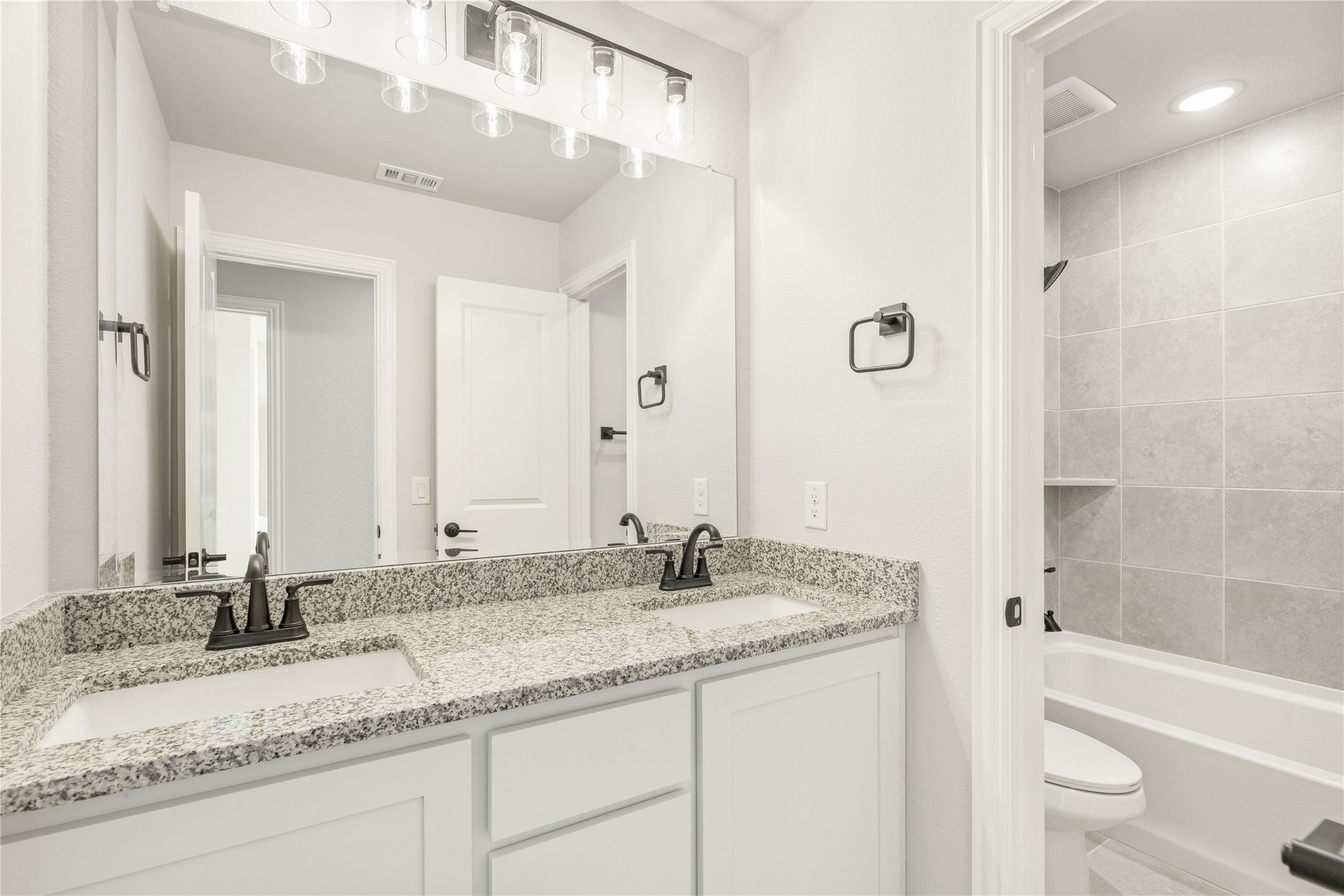 404 Atlas Cedar Drive Glenn Heights TX 75154
