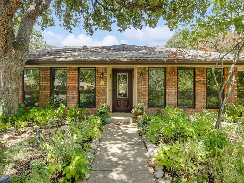1107 Auburn Drive Arlington TX 76012