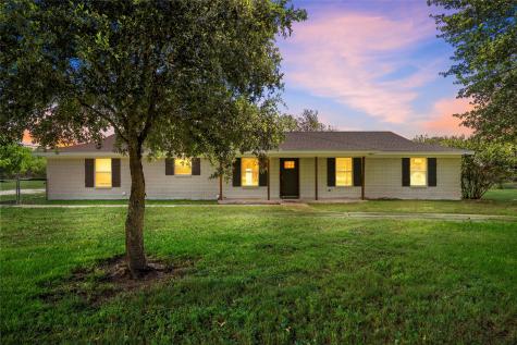 154 Longhorn Parkway Axtell TX 76624