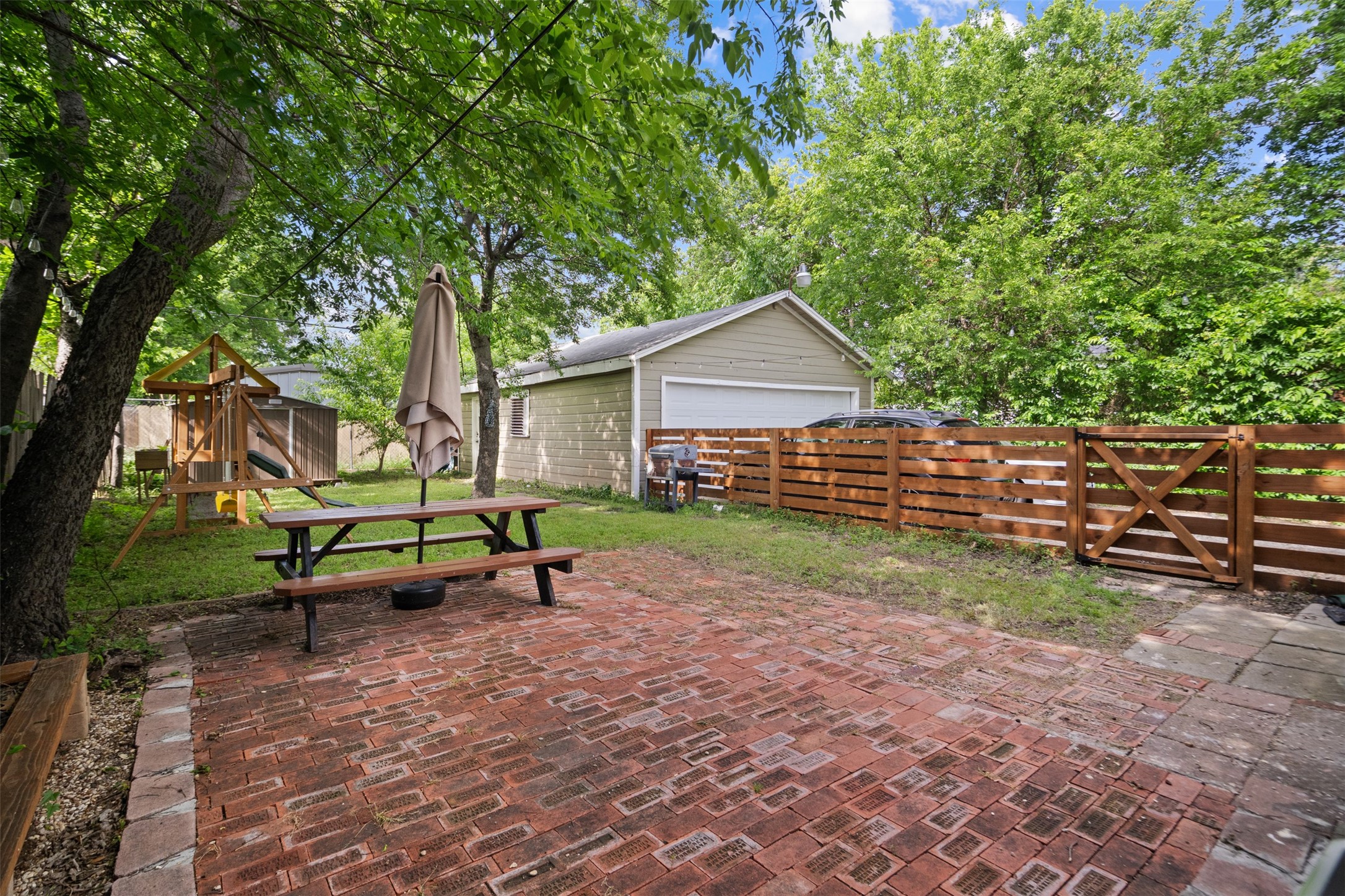 2539 Sharon Street Dallas TX 75211