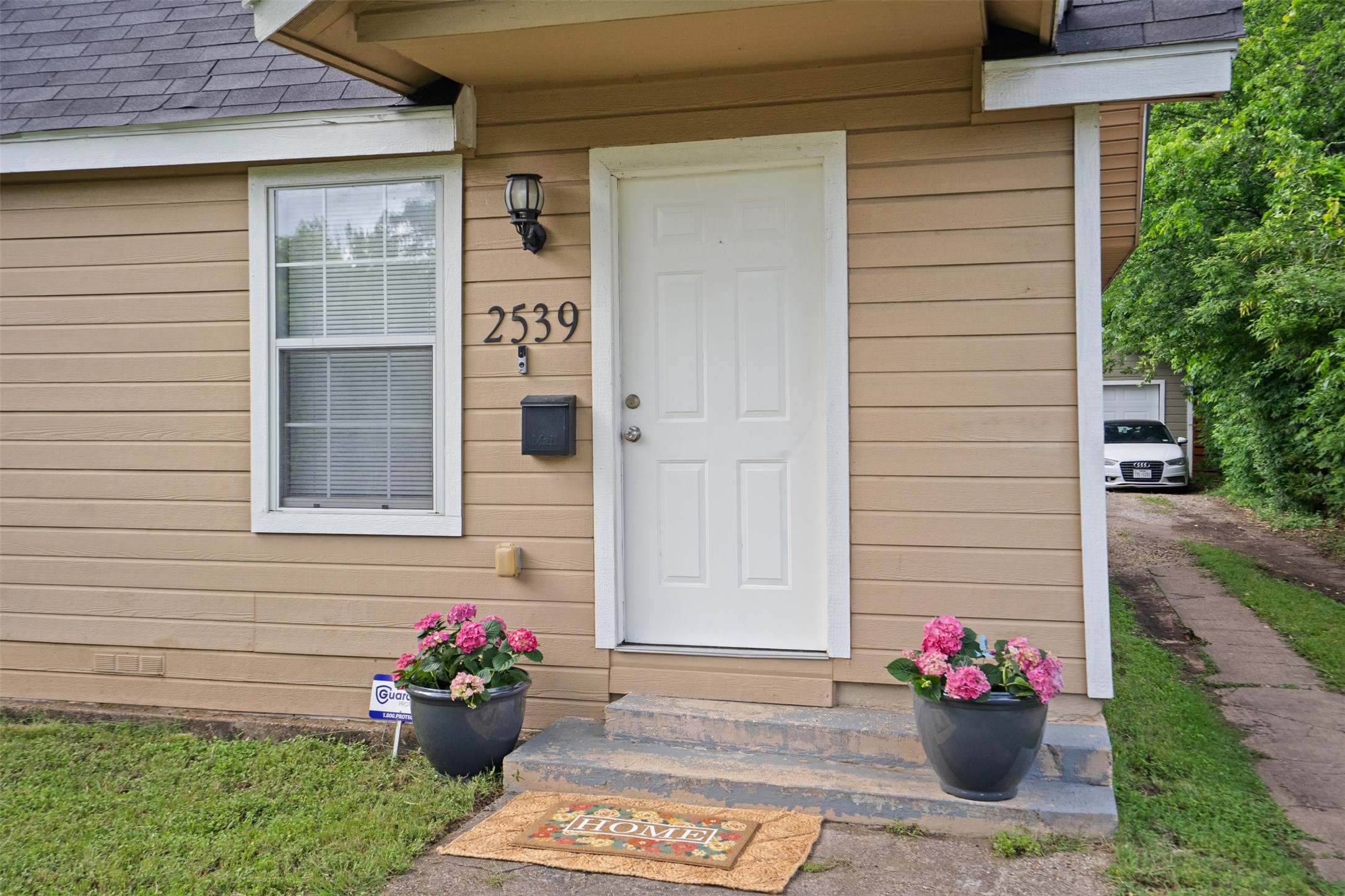 2539 Sharon Street Dallas TX 75211