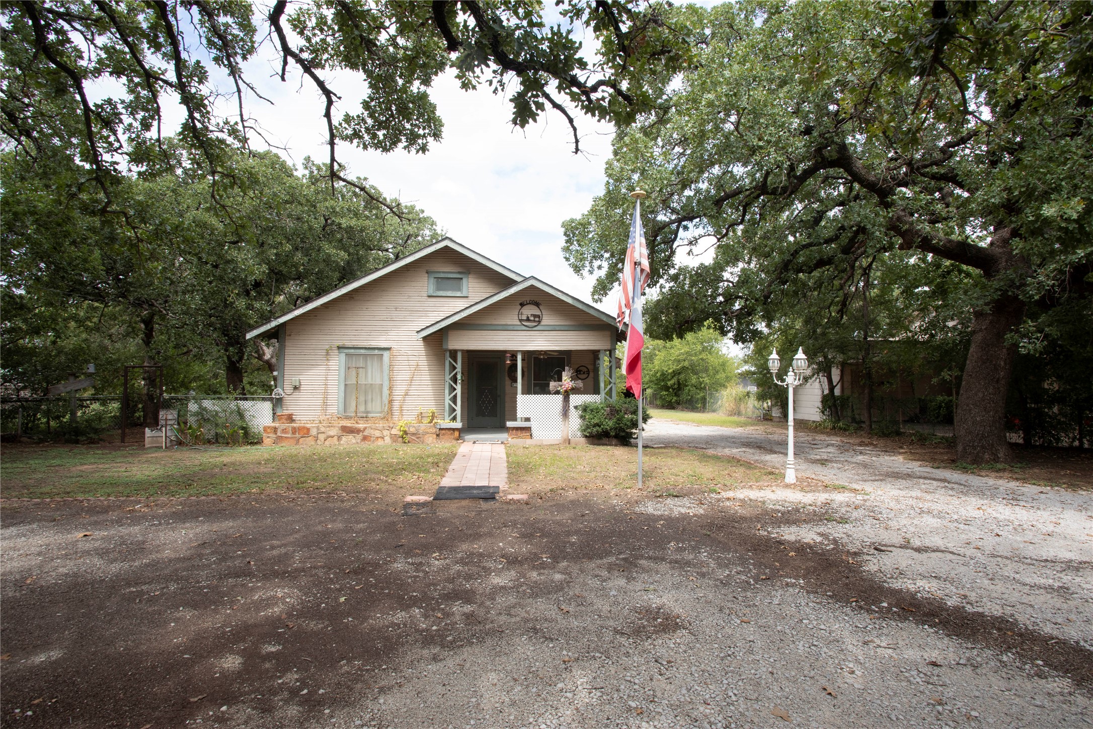 1311 Loving Highway Graham TX 76450