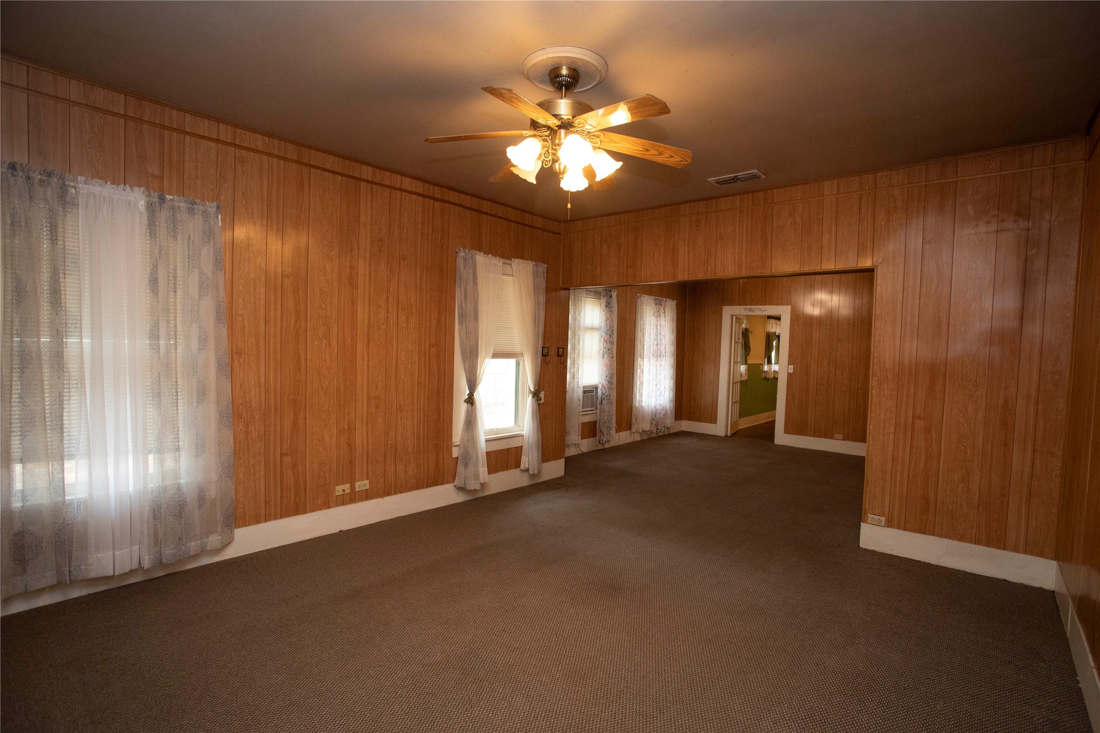 1311 Loving Highway Graham TX 76450