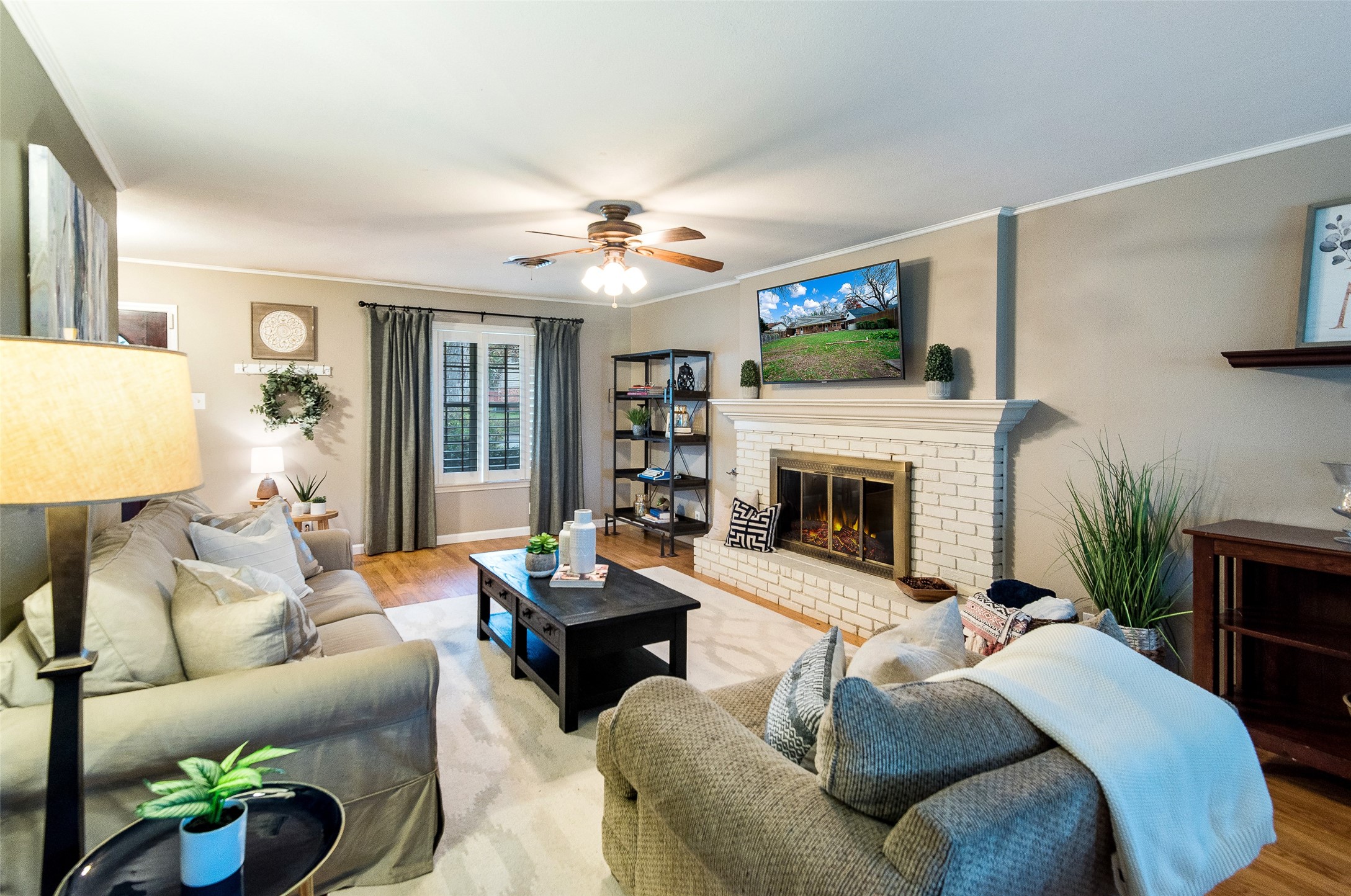 526 Waggoner Drive Arlington TX 76013