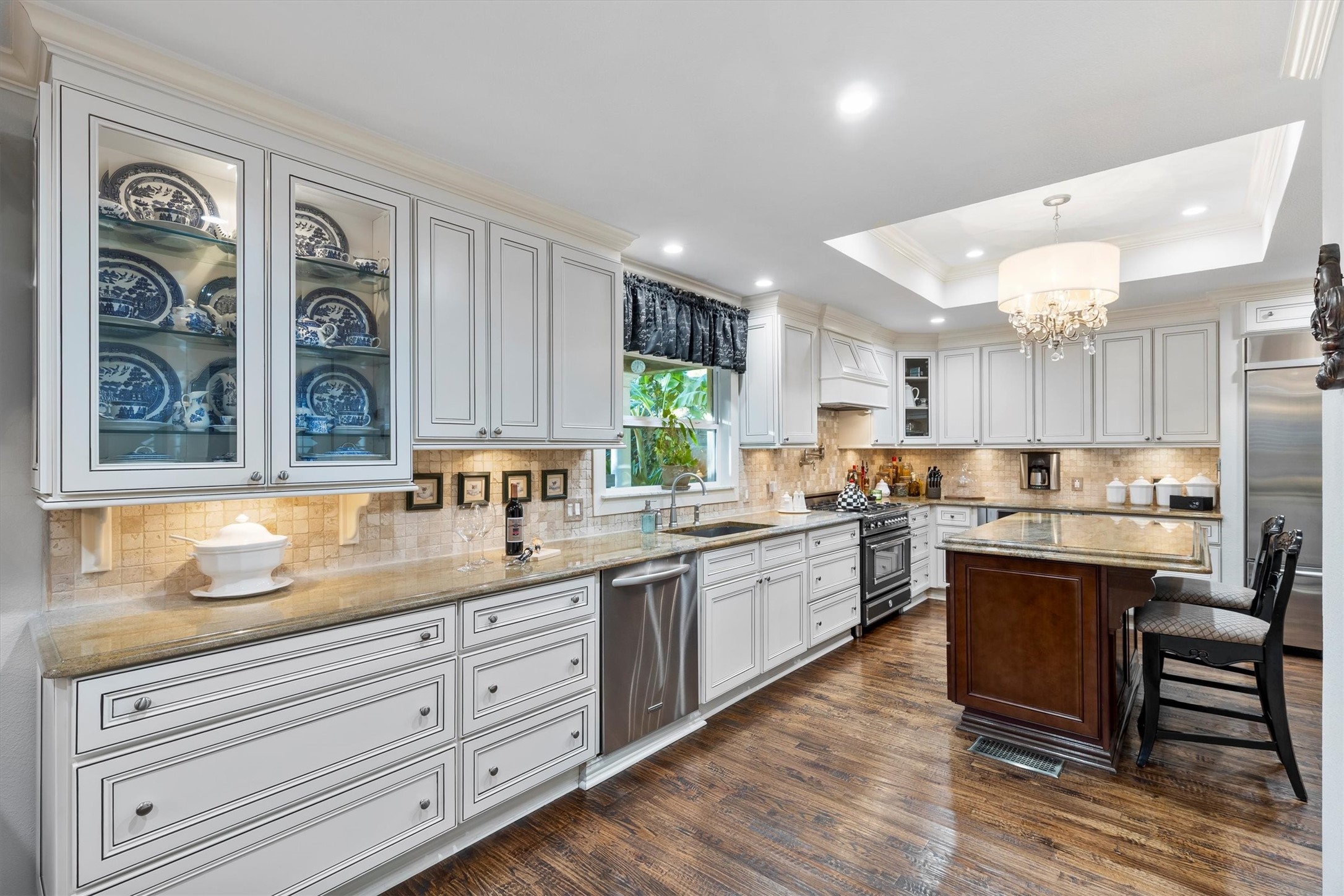 1432 Sylvan Avenue Dallas TX 75208