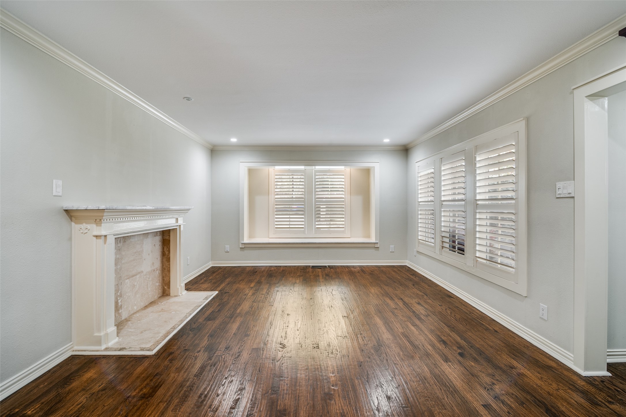 1432 Sylvan Avenue Dallas TX 75208