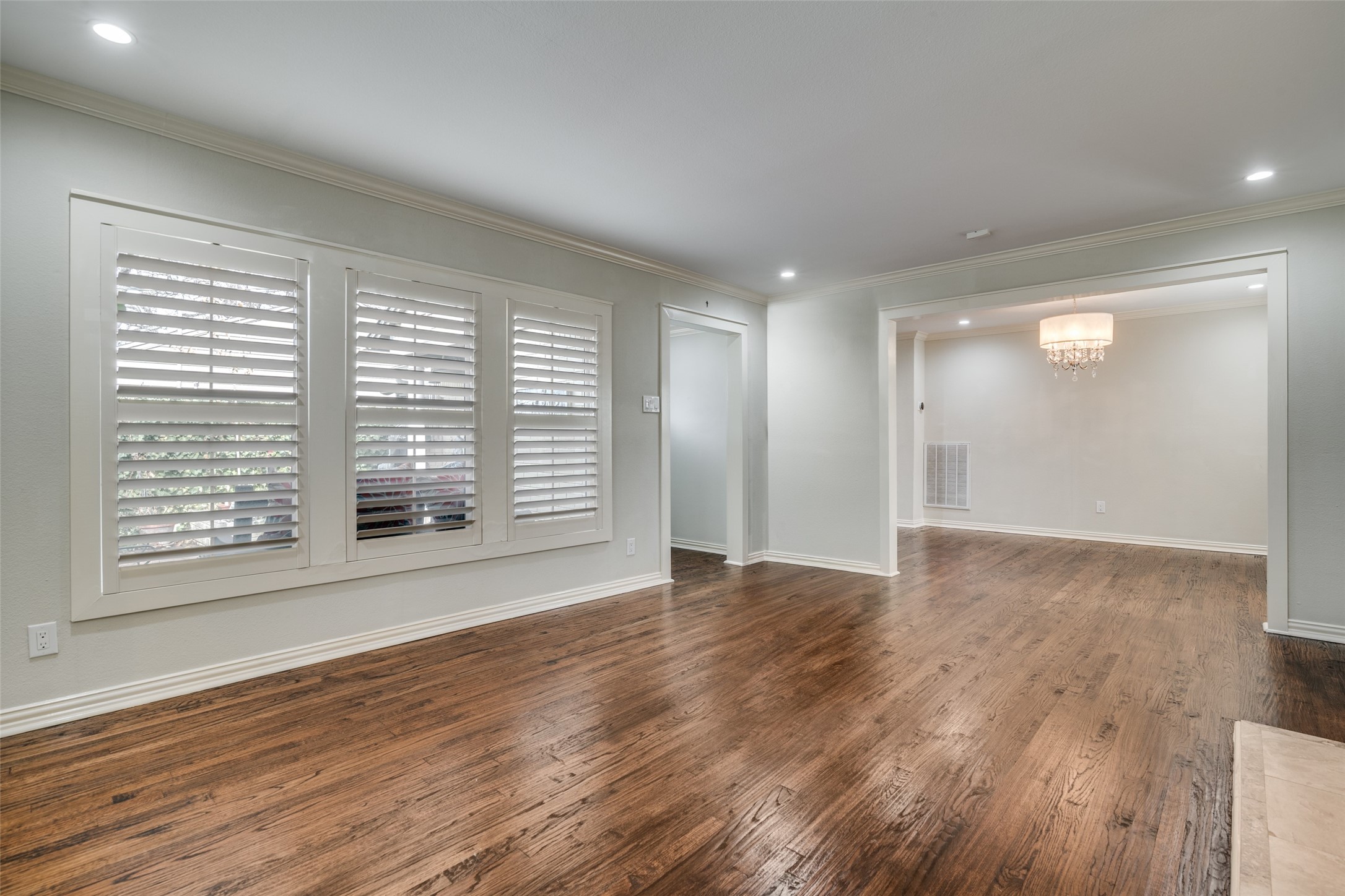1432 Sylvan Avenue Dallas TX 75208