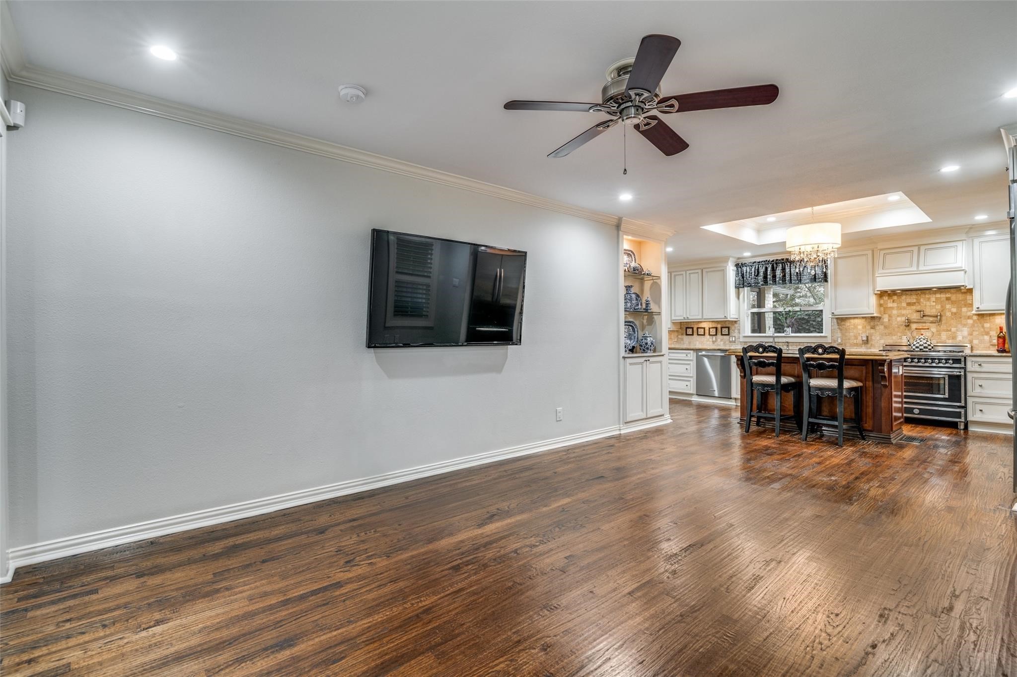 1432 Sylvan Avenue Dallas TX 75208