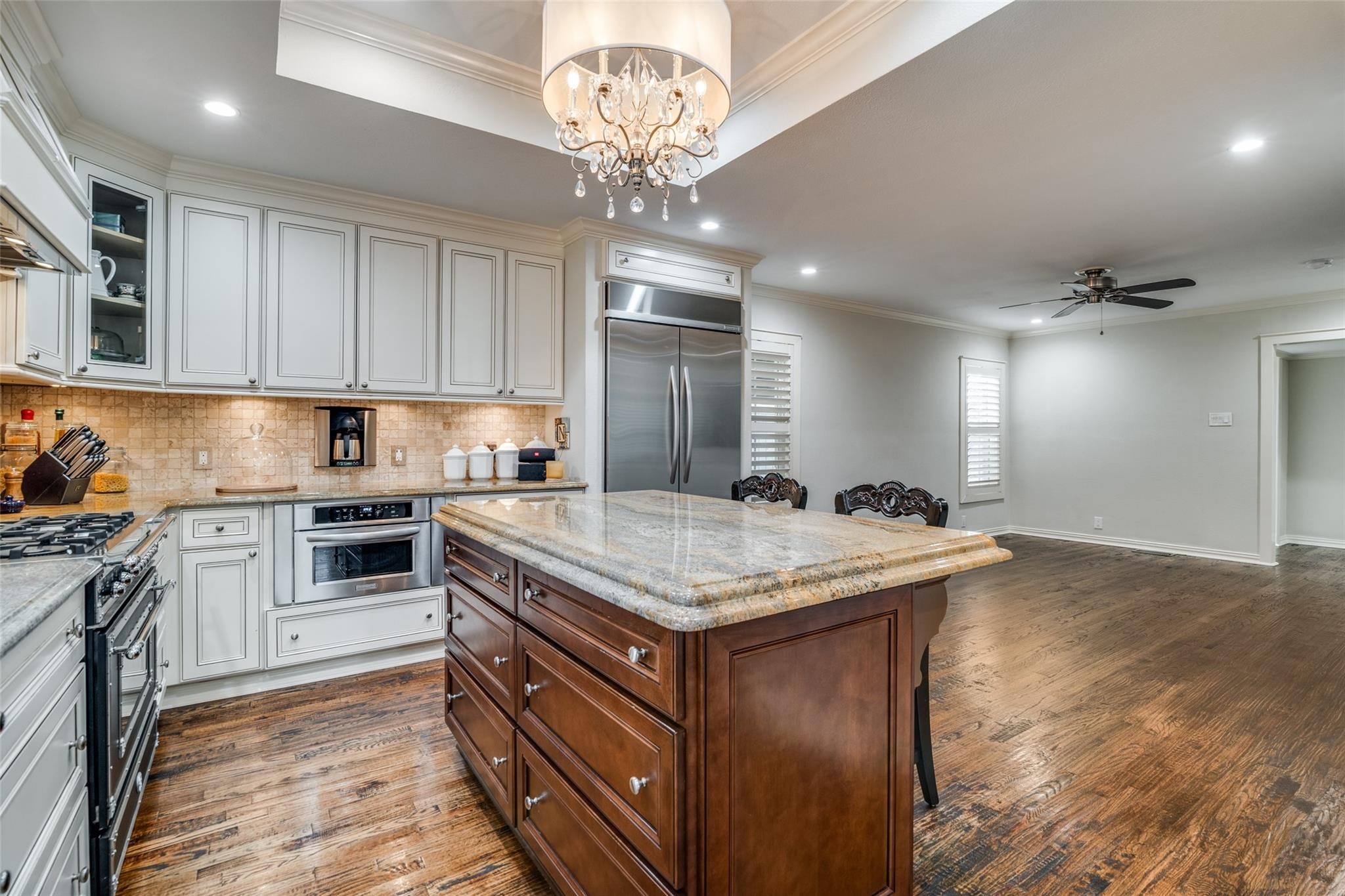 1432 Sylvan Avenue Dallas TX 75208