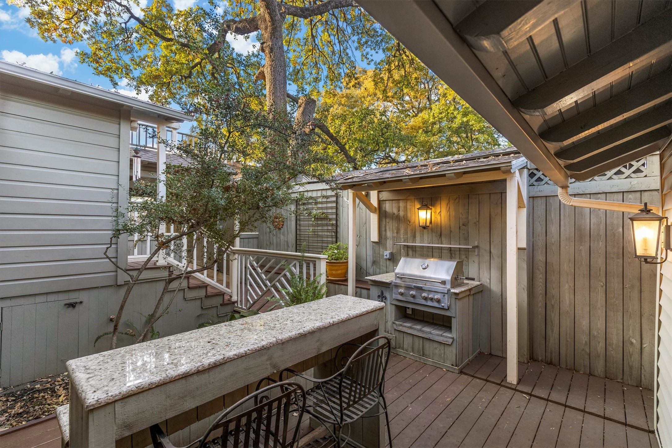 1432 Sylvan Avenue Dallas TX 75208