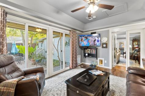 1432 Sylvan Avenue Dallas TX 75208