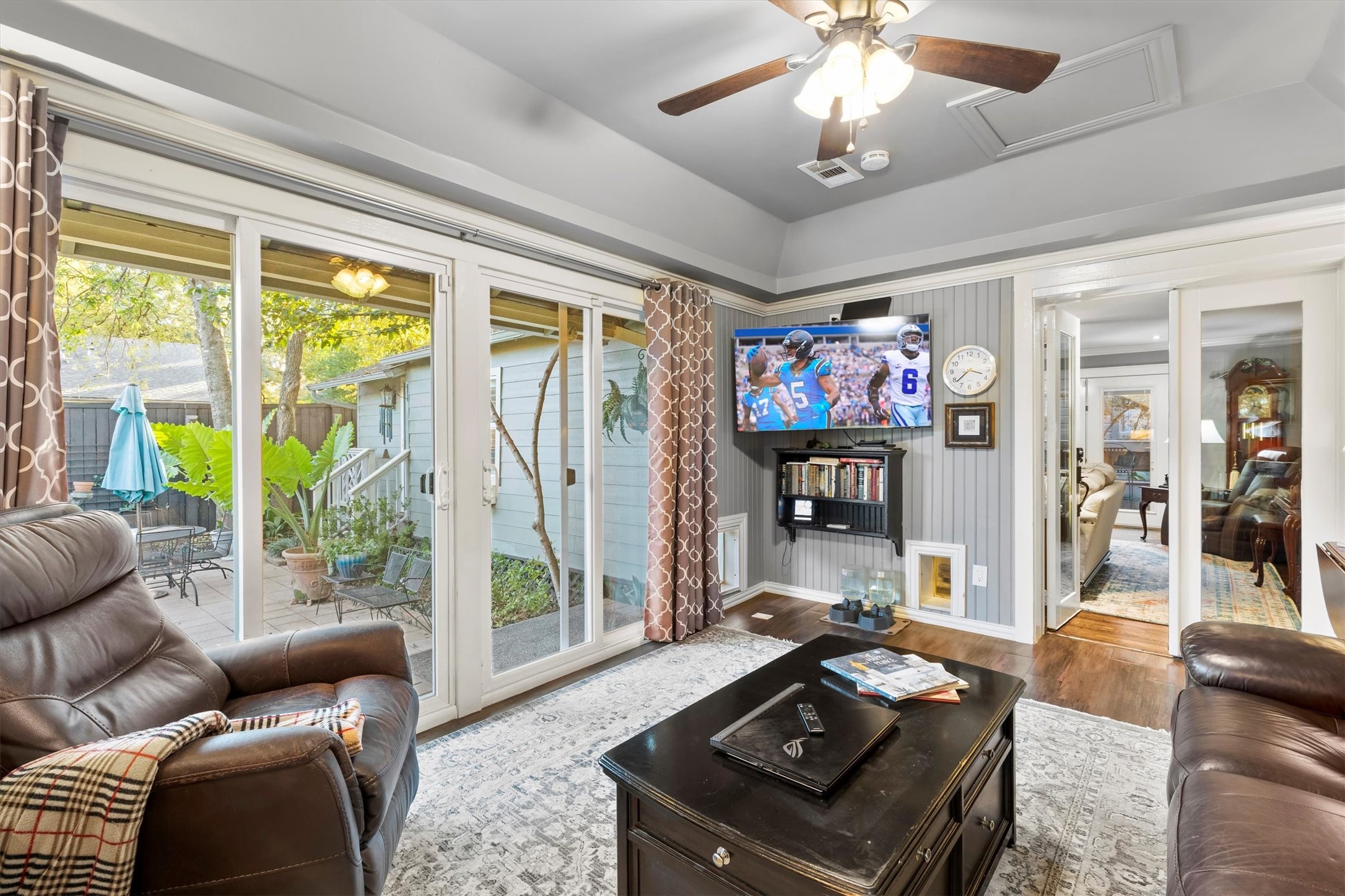 1432 Sylvan Avenue Dallas TX 75208