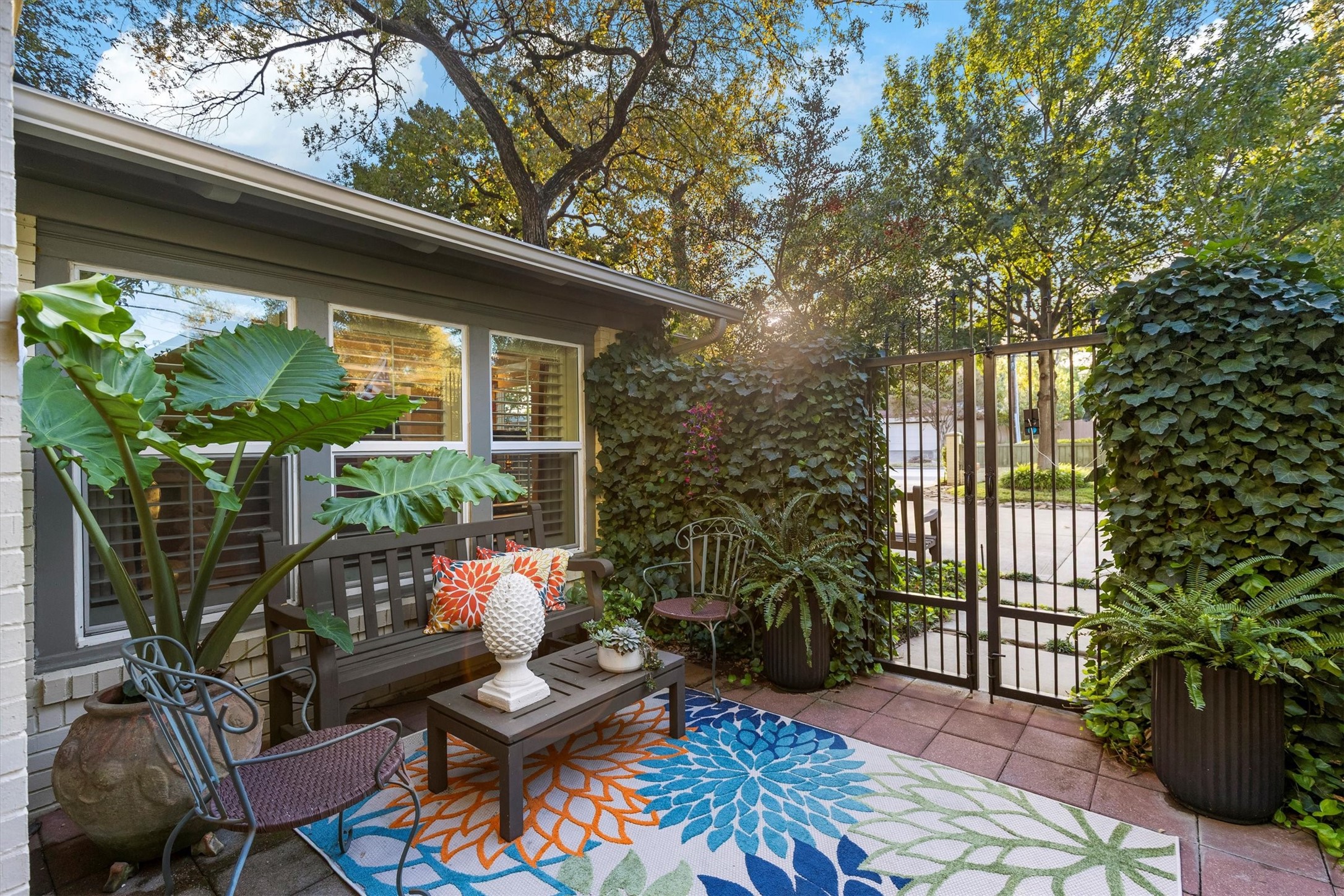 1432 Sylvan Avenue Dallas TX 75208