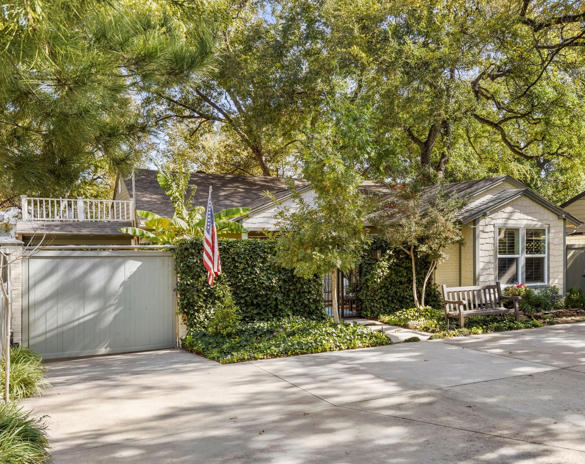 1432 Sylvan Avenue Dallas TX 75208