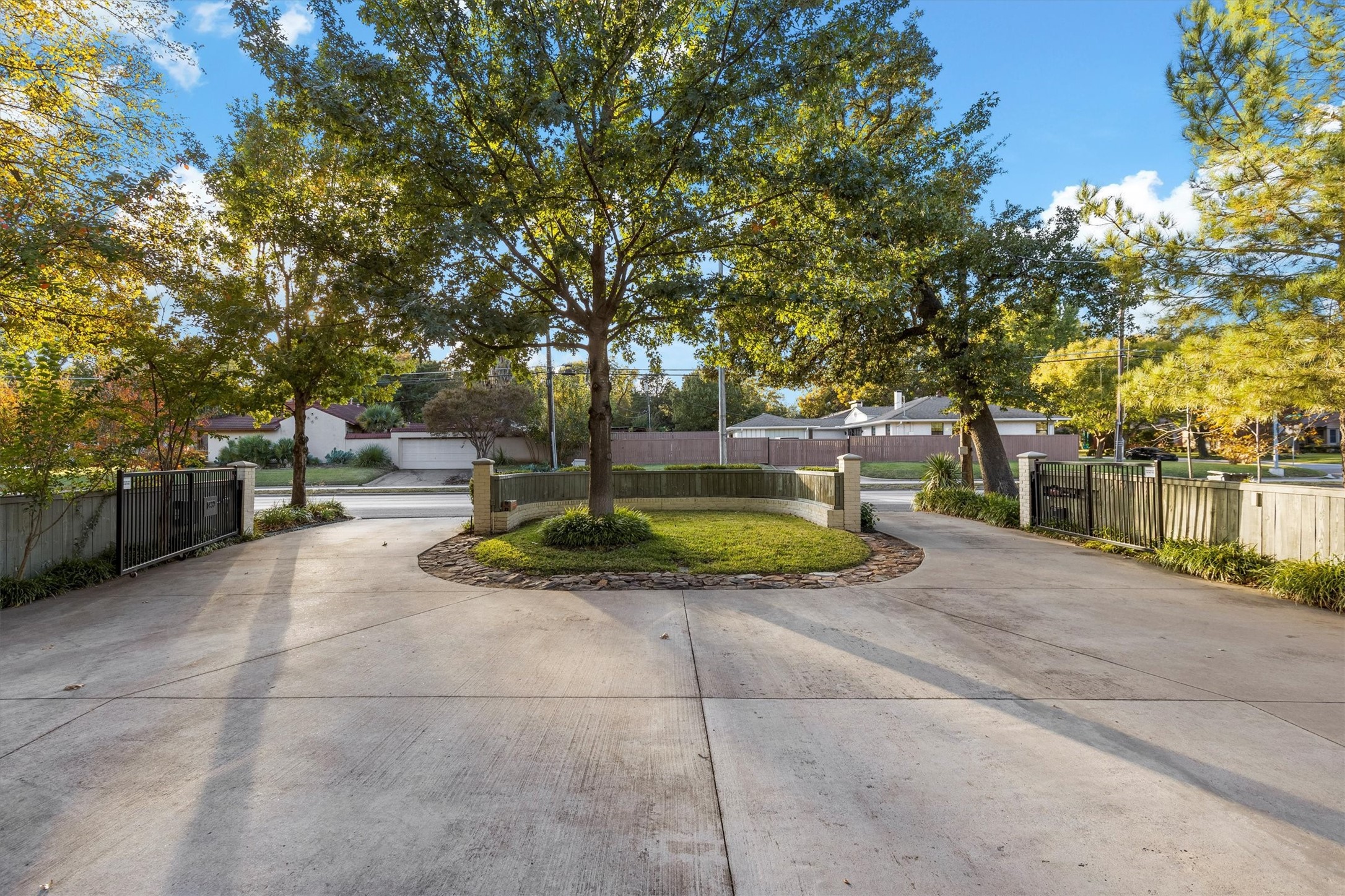 1432 Sylvan Avenue Dallas TX 75208