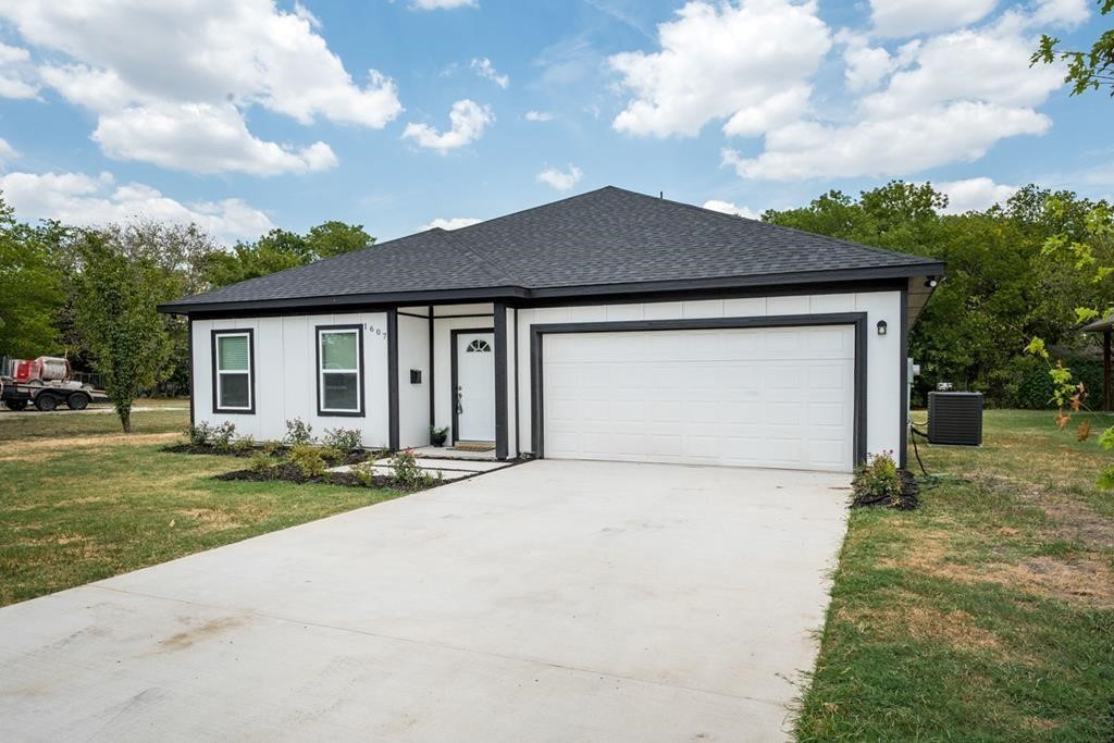 1607 Park Street Kaufman TX 75142