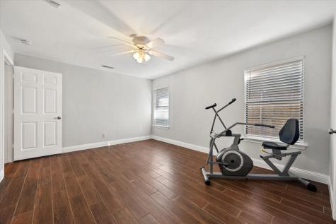 611 Westview Avenue Fort Worth TX 76107