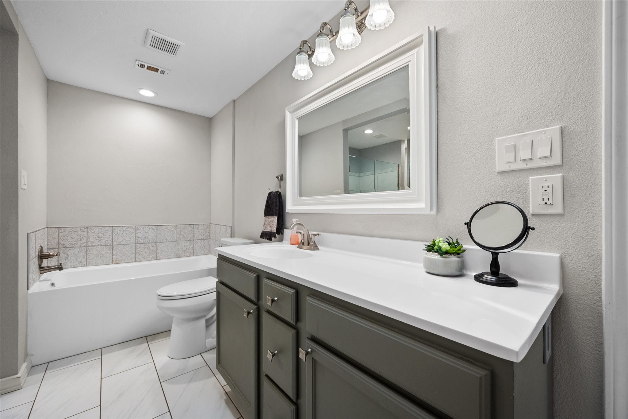 611 Westview Avenue Fort Worth TX 76107