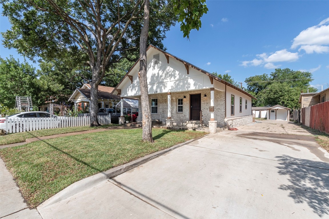 610 S Edgefield Avenue Dallas TX 75208