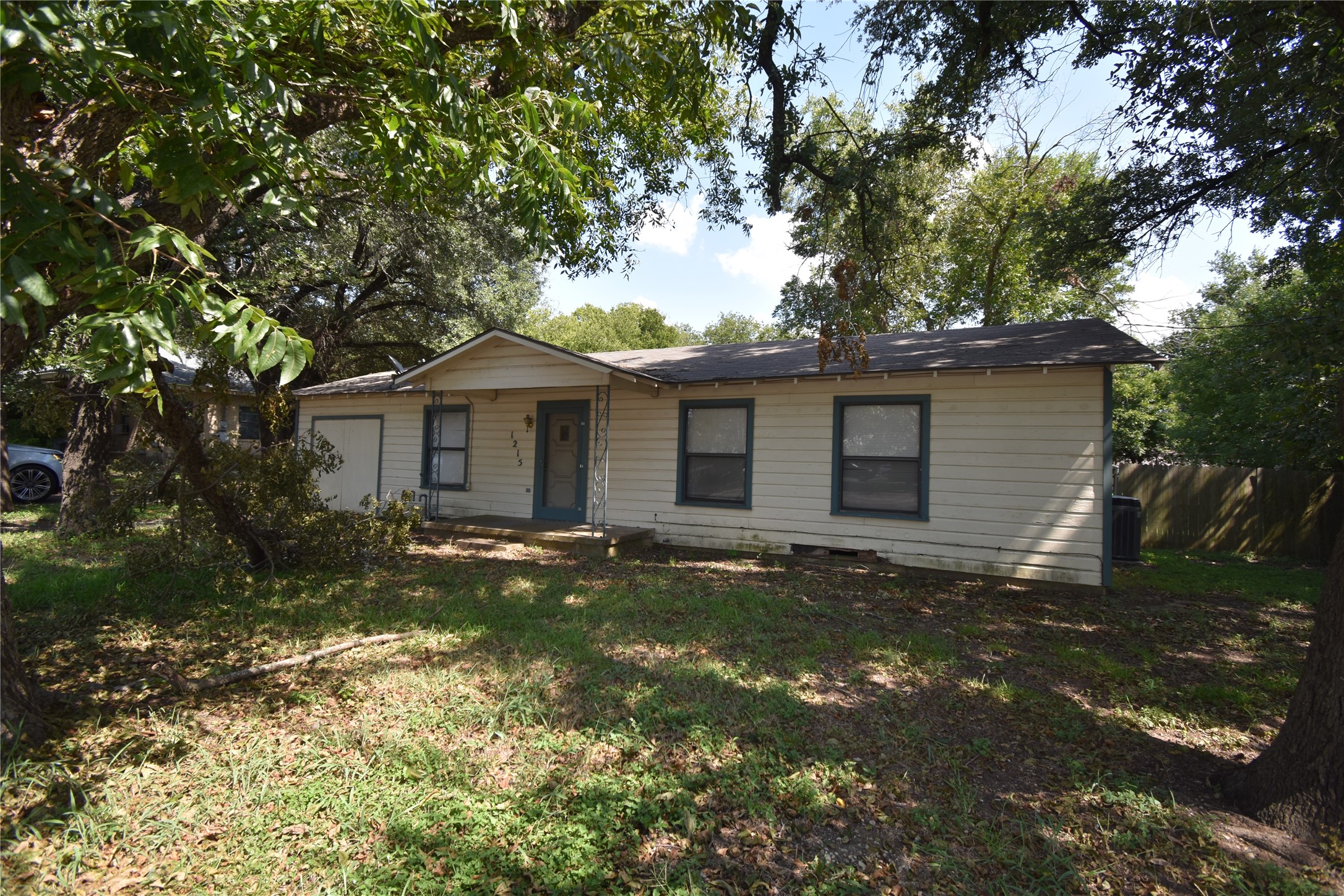 1215 Country Club Road Cleburne TX 76033