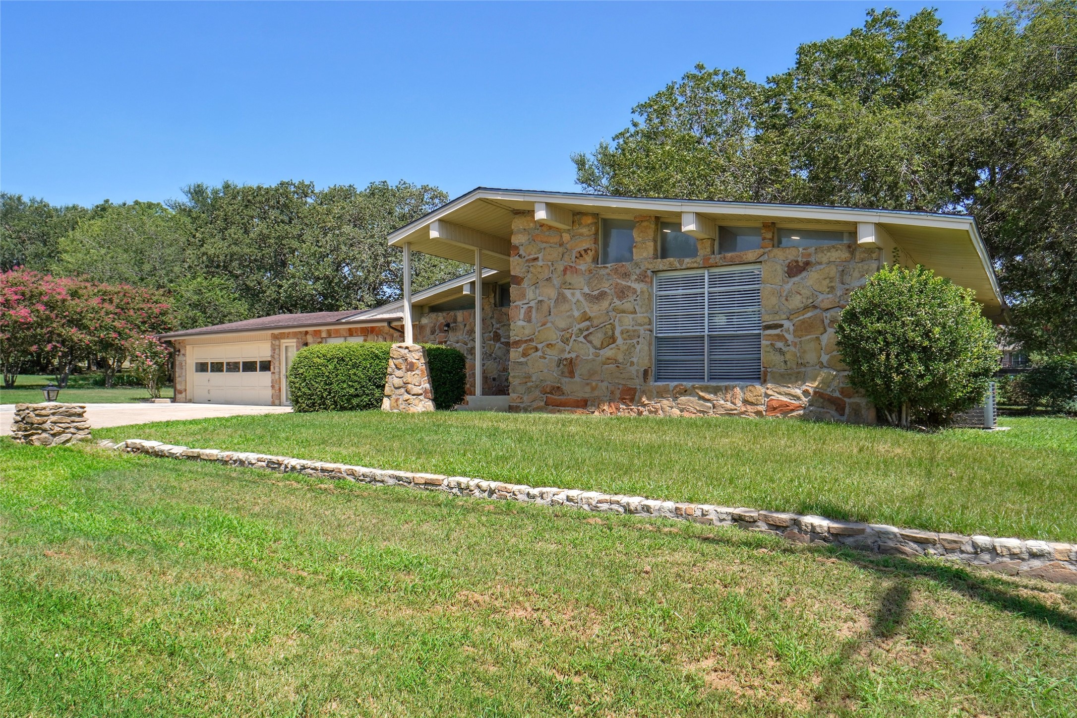 308 Half Moon Way Runaway Bay TX 76426