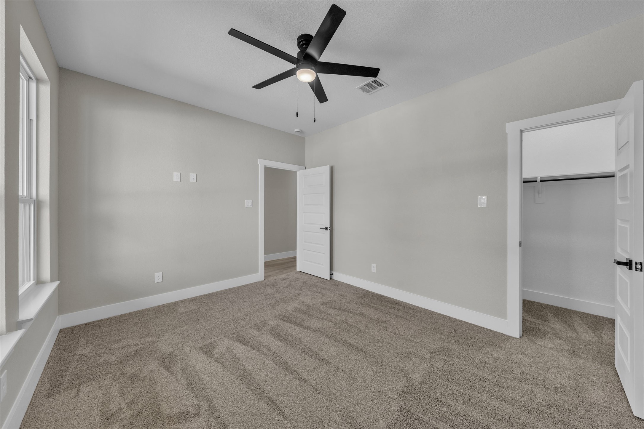 225 NW 16th Street Grand Prairie TX 75050