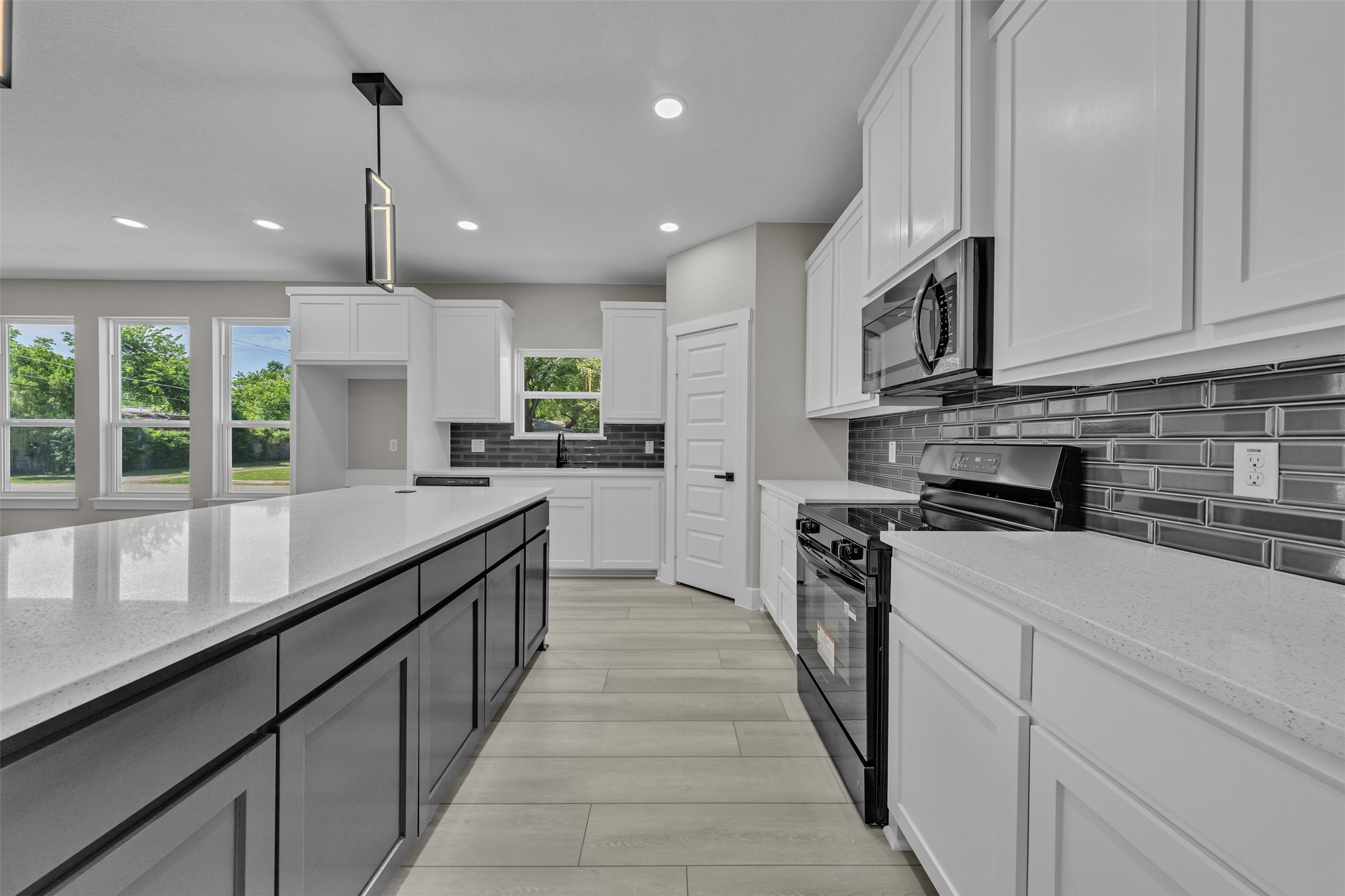 225 NW 16th Street Grand Prairie TX 75050