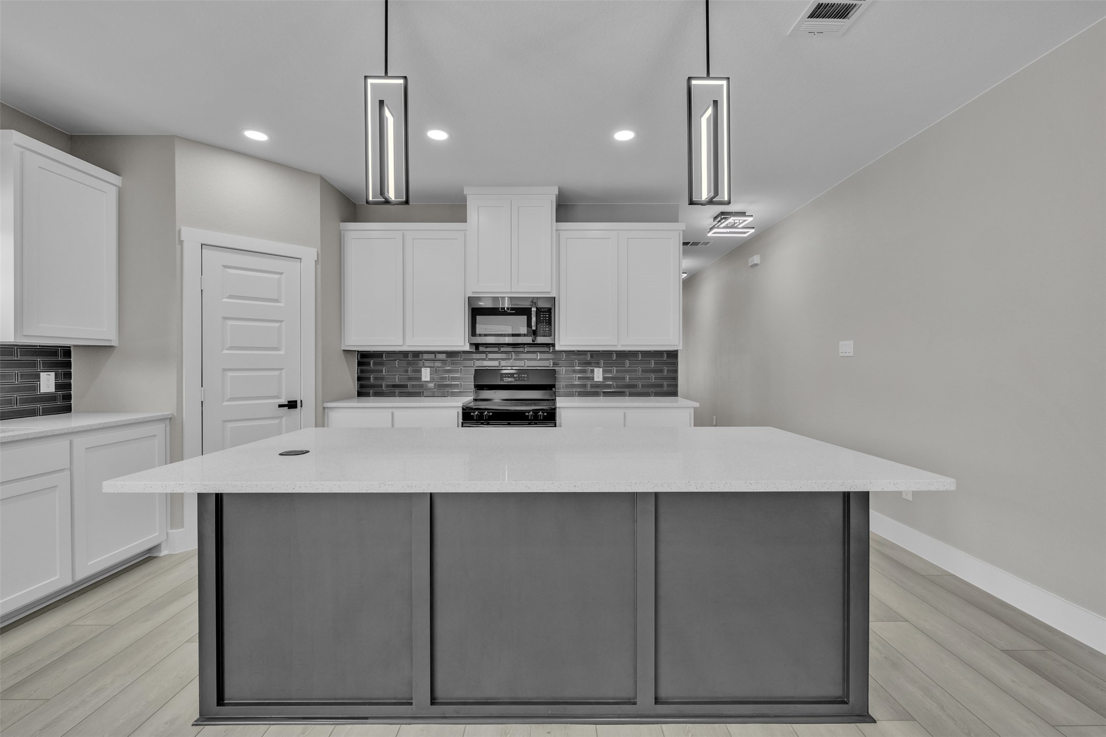 225 NW 16th Street Grand Prairie TX 75050