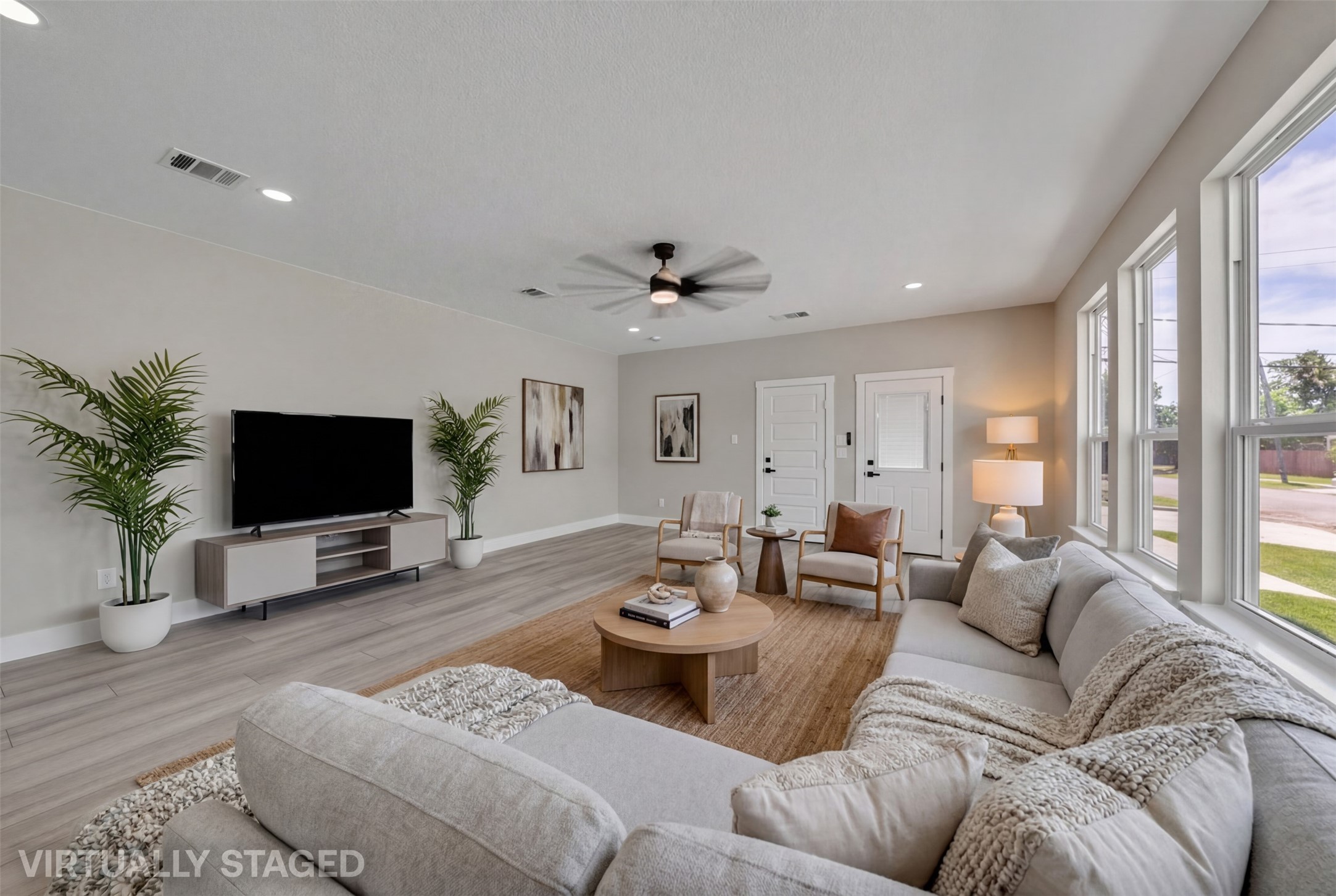 225 NW 16th Street Grand Prairie TX 75050