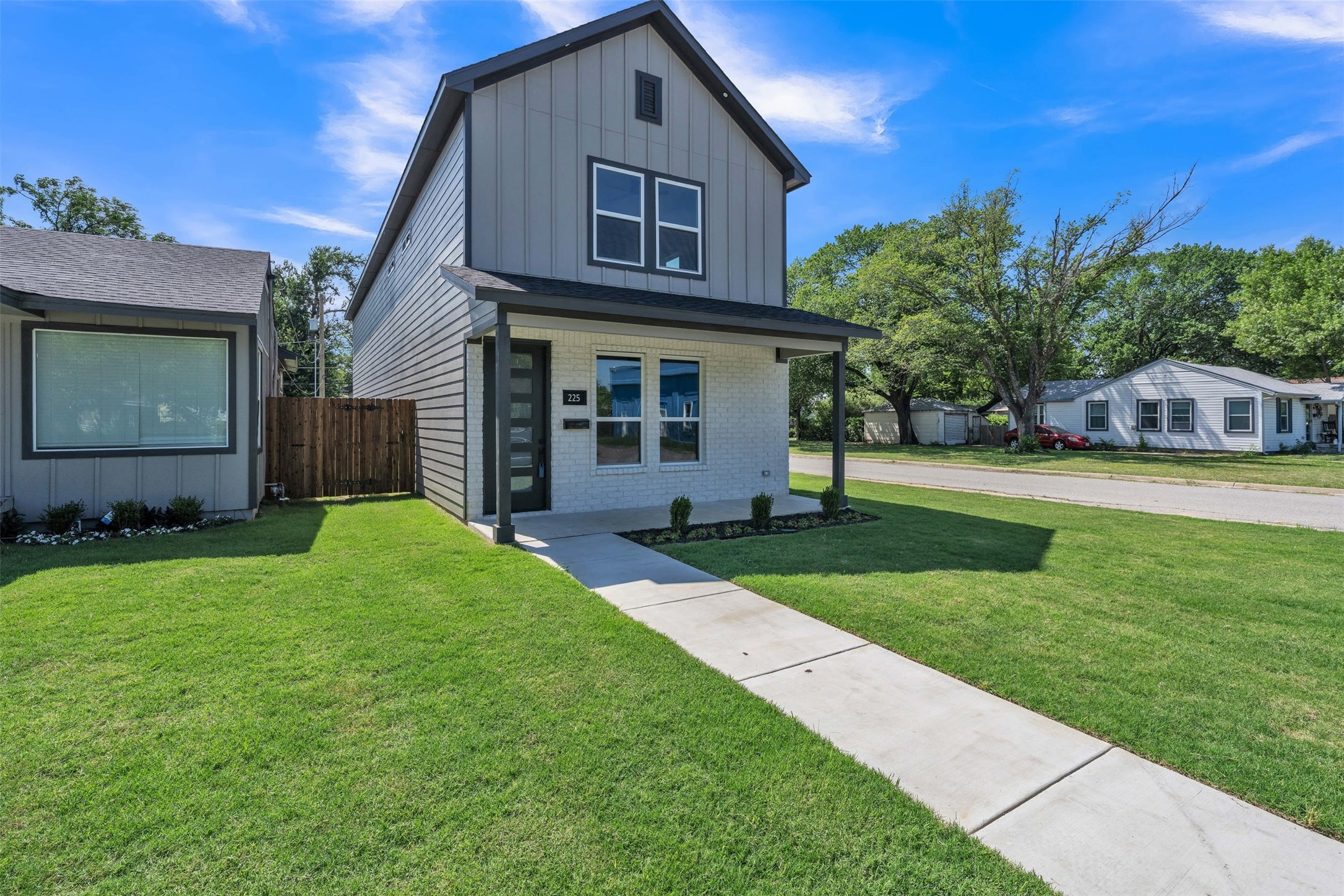 225 NW 16th Street Grand Prairie TX 75050