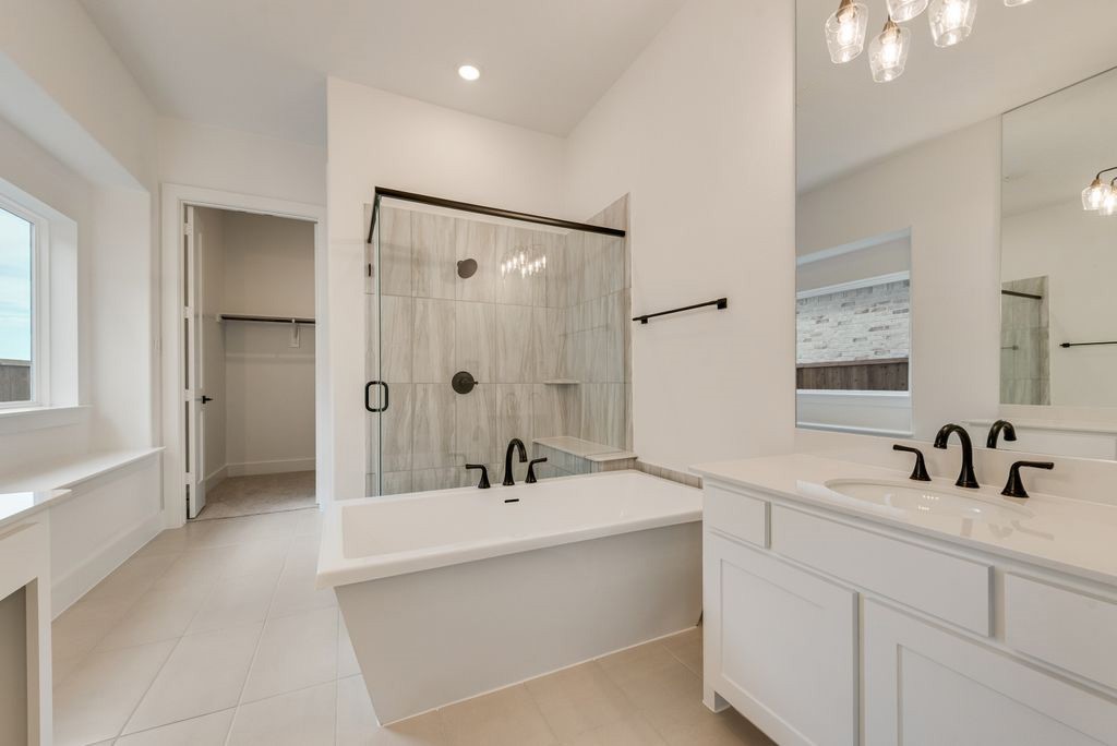211 Golden Run Drive Fate TX 75189