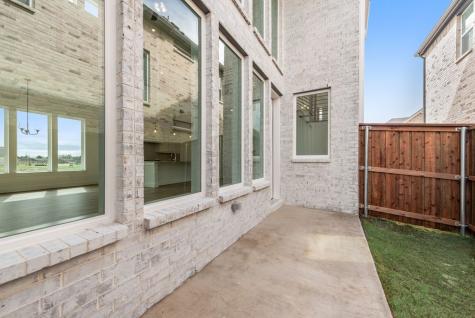 211 Golden Run Drive Fate TX 75189