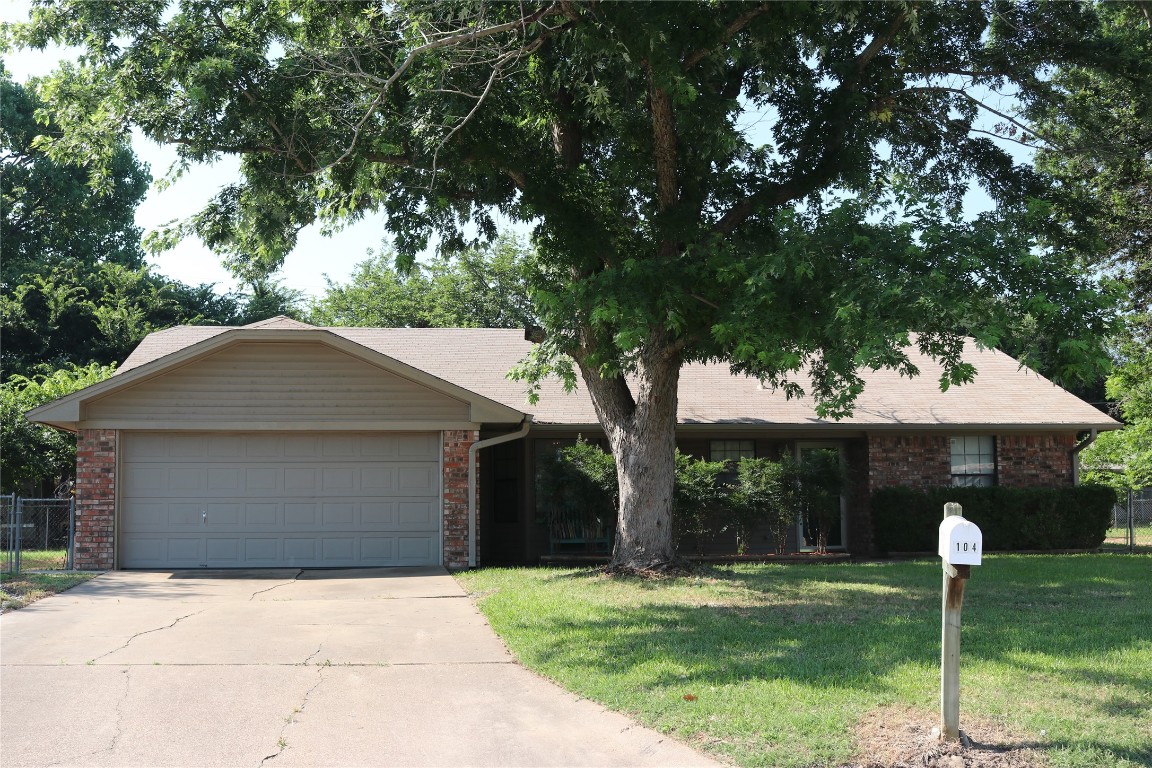 104 Sharp Circle Stephenville TX 76401