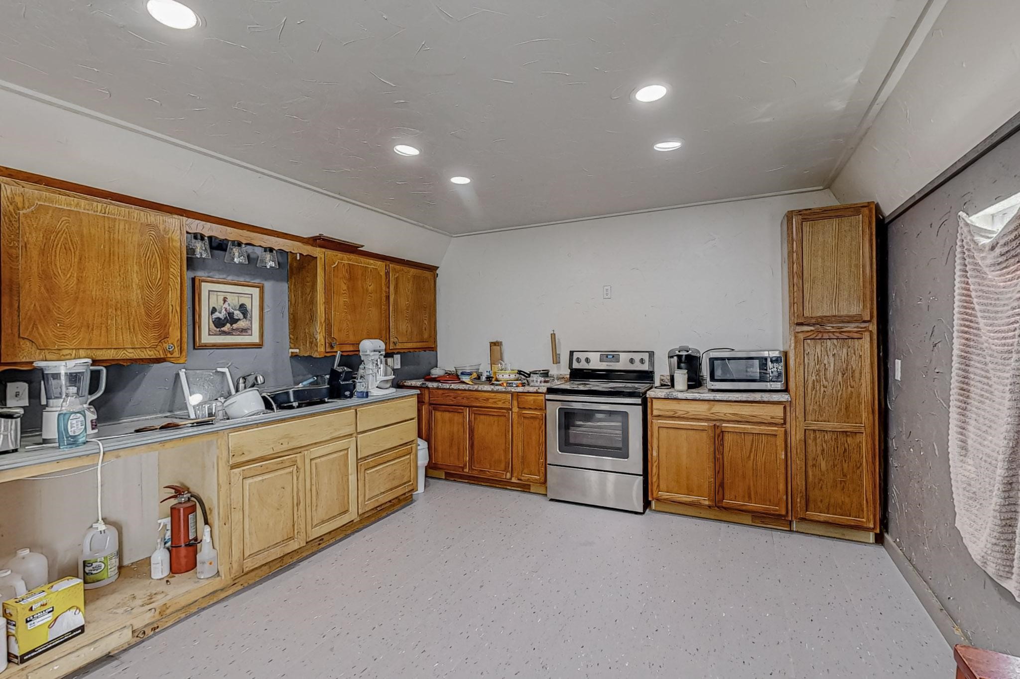 325 Teakwood Avenue Streetman TX 75859