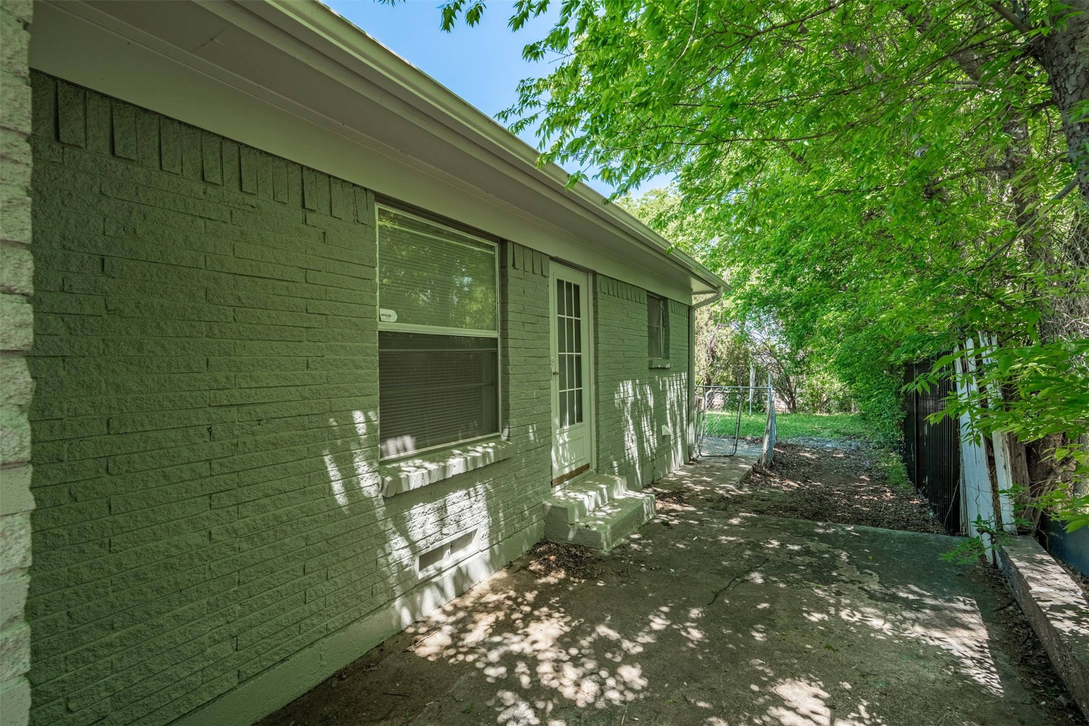 1733 Ransom Terrace Fort Worth TX 76112