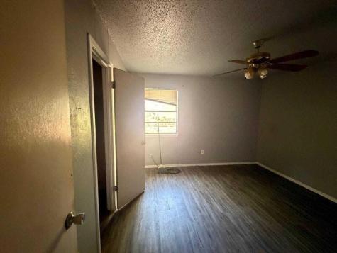1814 SE 14th Street Grand Prairie TX 75051