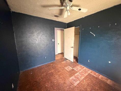 1814 SE 14th Street Grand Prairie TX 75051
