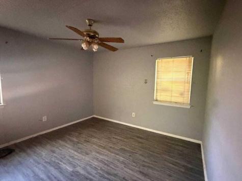 1814 SE 14th Street Grand Prairie TX 75051