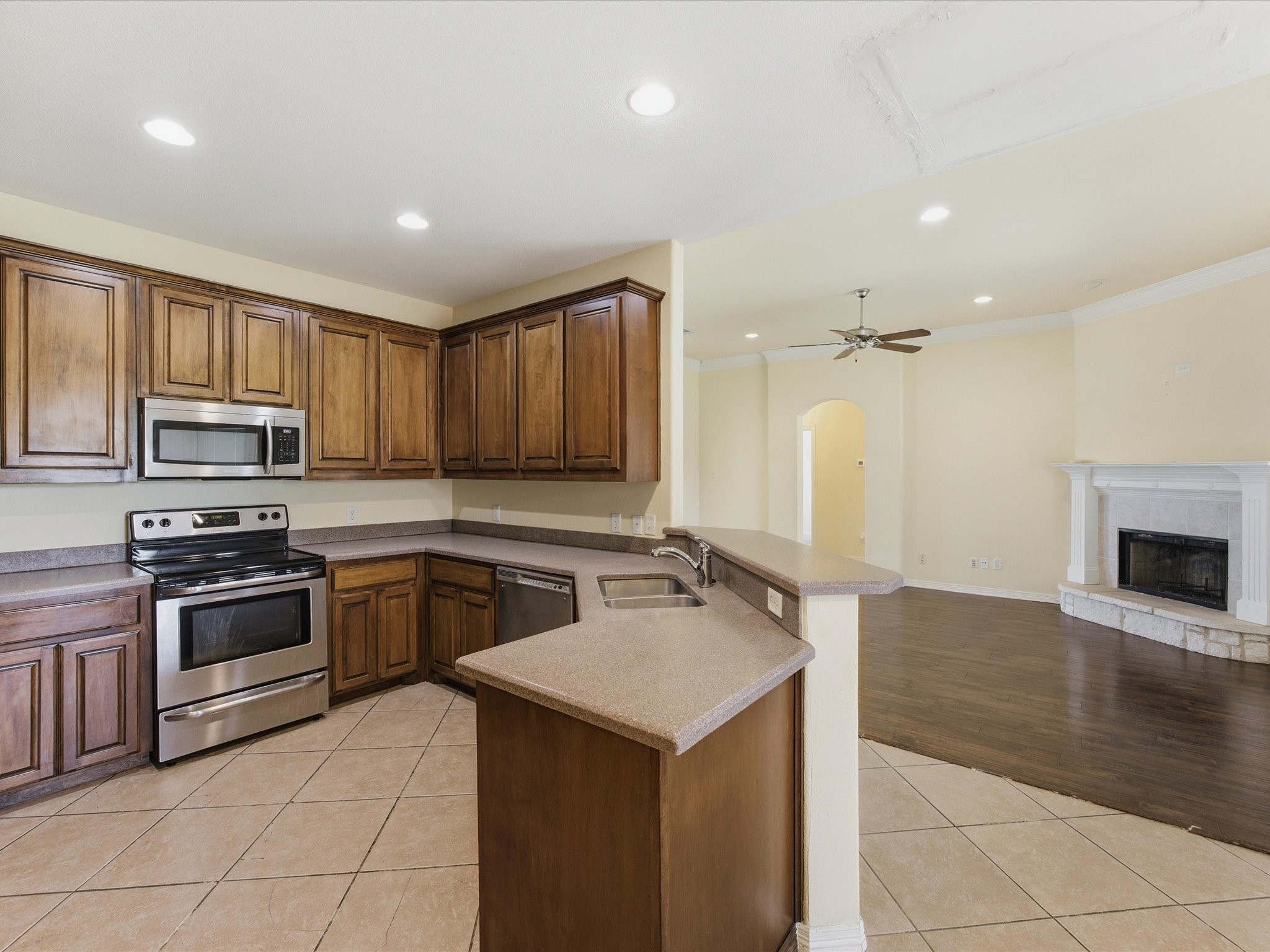 208 Red Wolf Lane Red Oak TX 75154