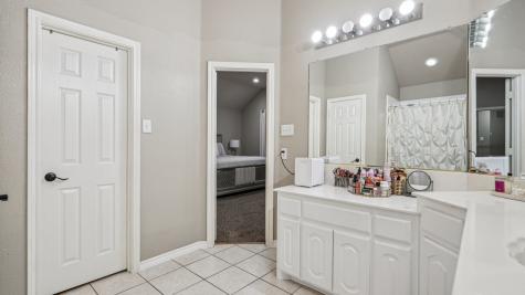 4703 Enchanted Bay Boulevard Arlington TX 76016