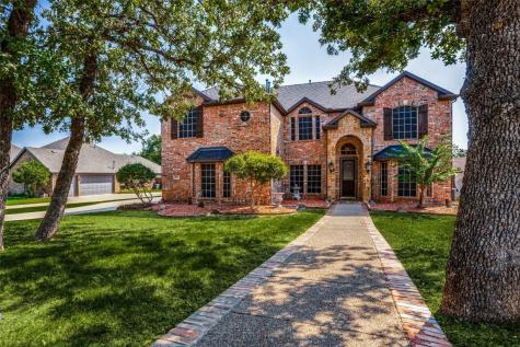 802 Whitley Court Kennedale TX 76060