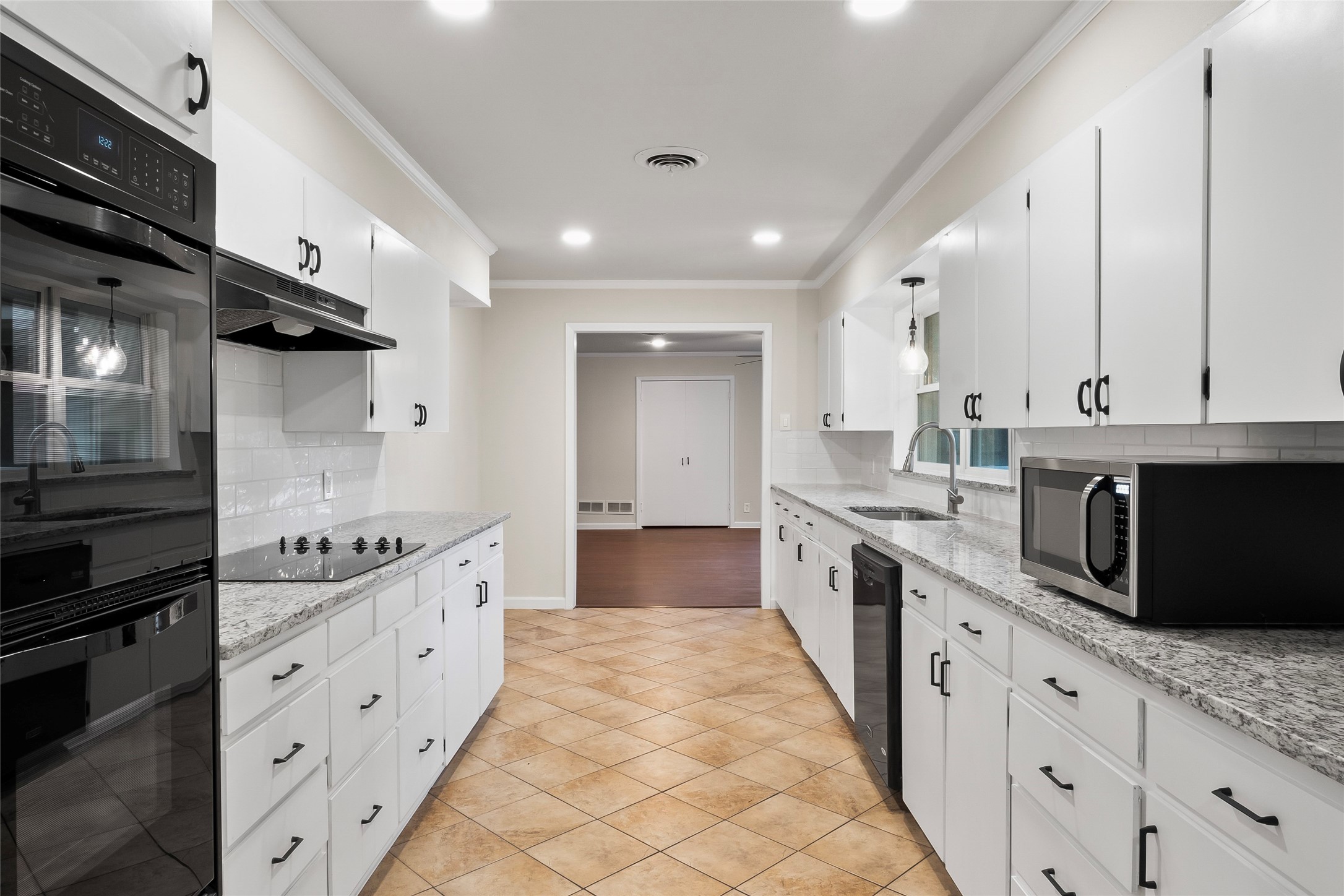 929 S Dixon Street Gainesville TX 76240