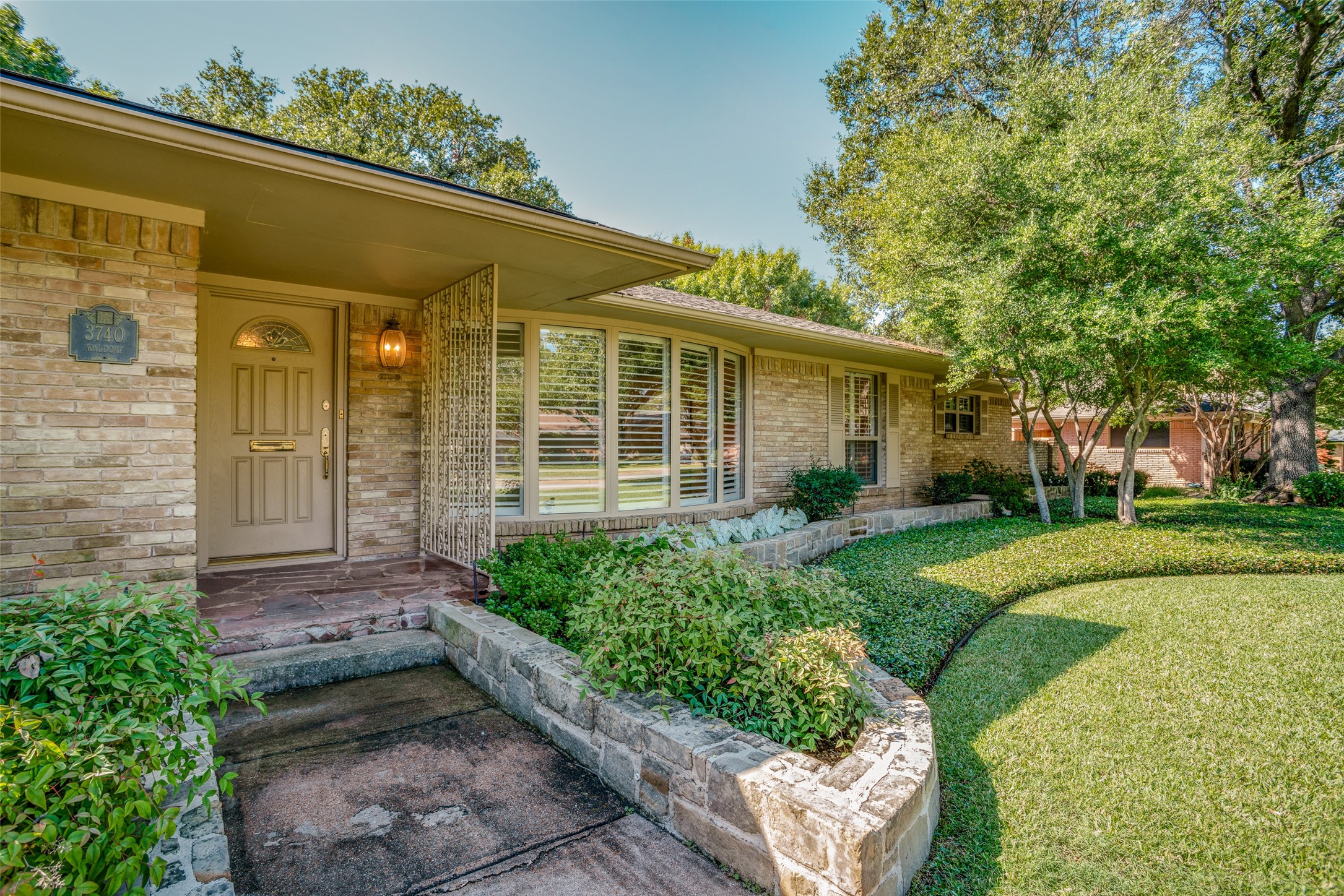 3740 Waldorf Drive Dallas TX 75229