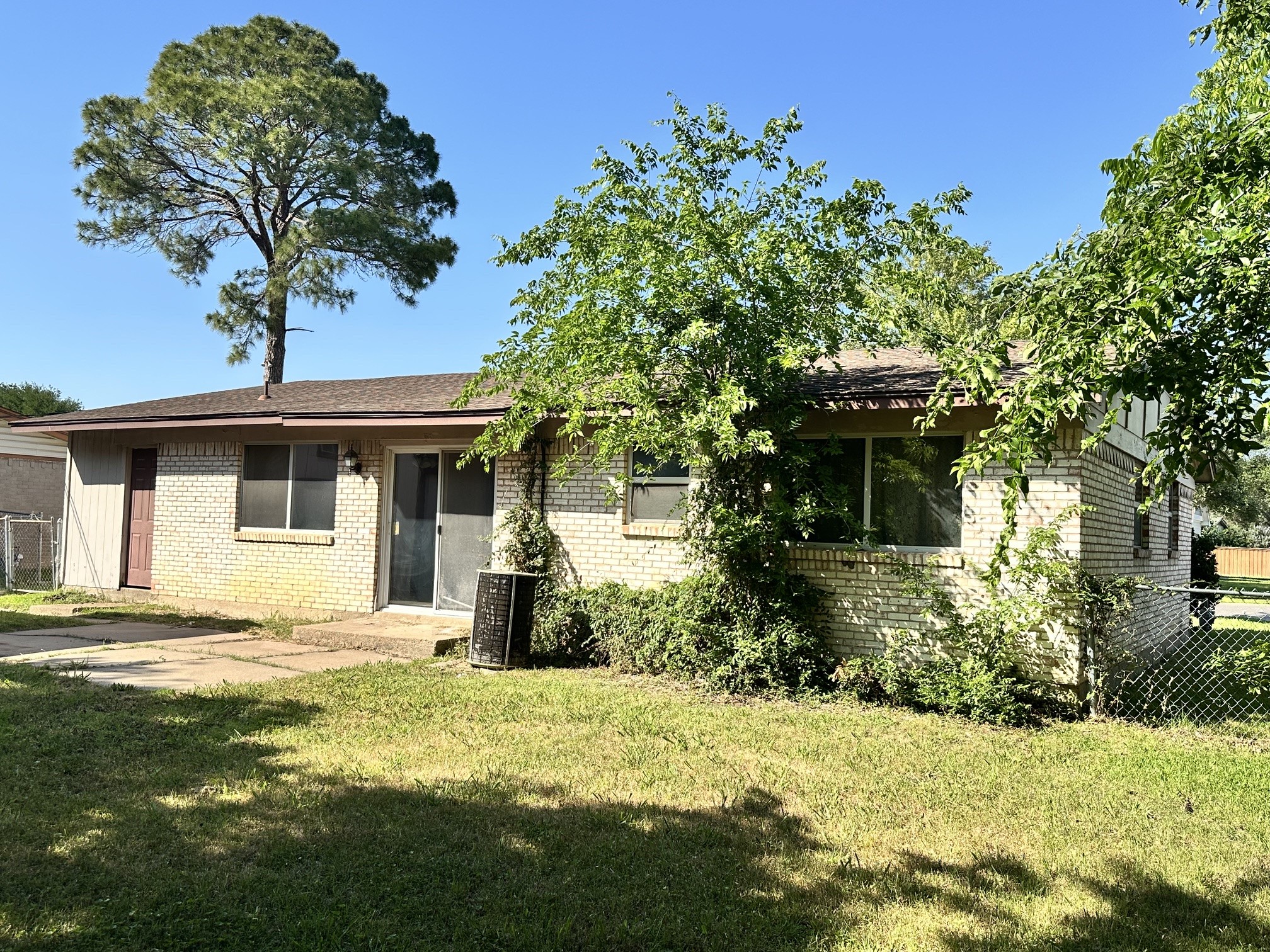 2818 Lowell Drive Irving TX 75062