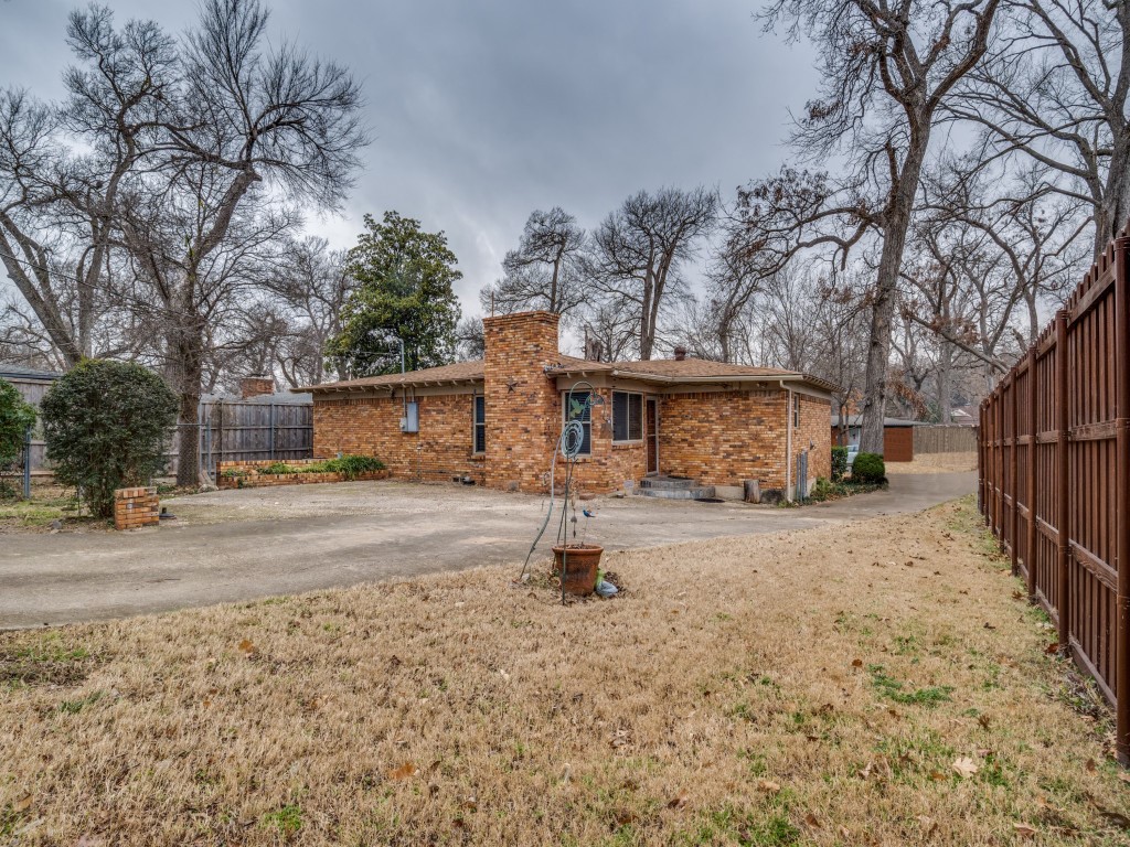 10422 Lake Gardens Drive Dallas TX 75218