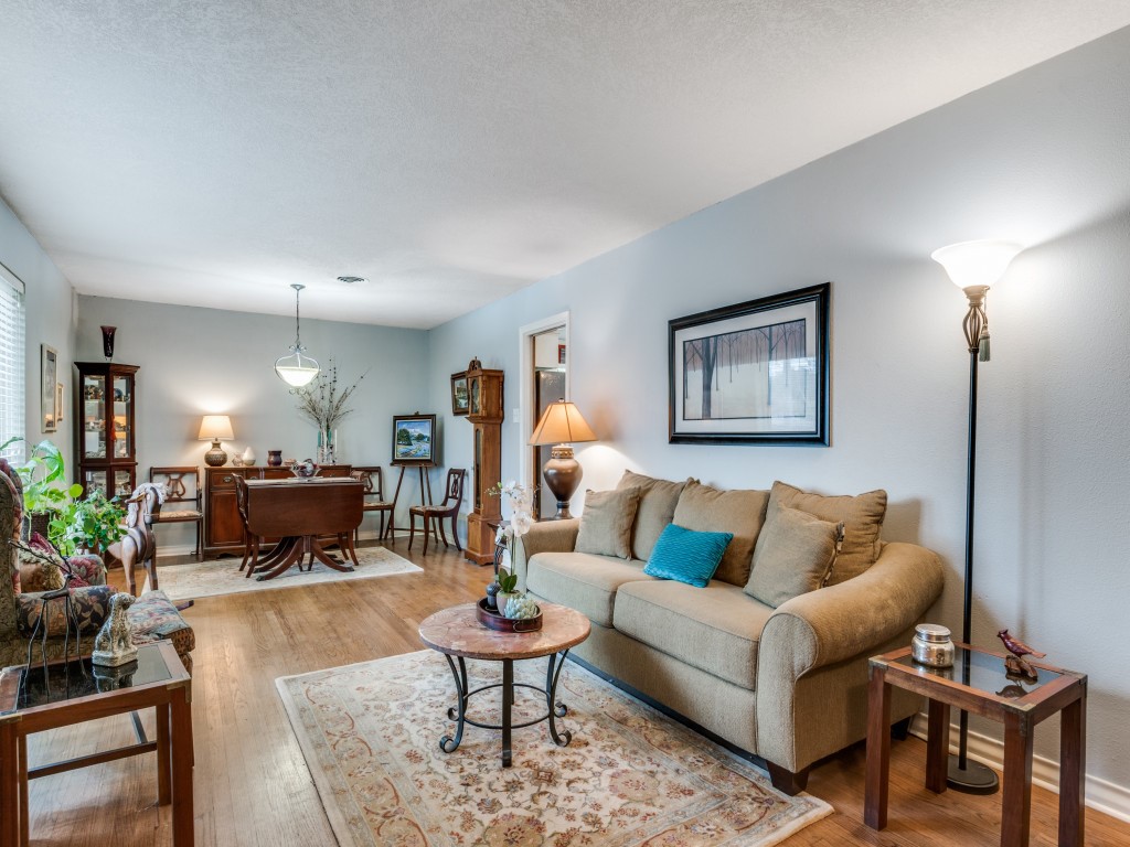 10422 Lake Gardens Drive Dallas TX 75218