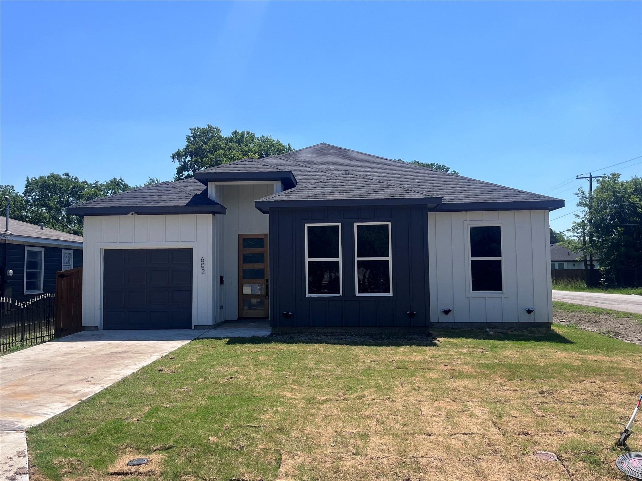 602 Ella Avenue Dallas TX 75217