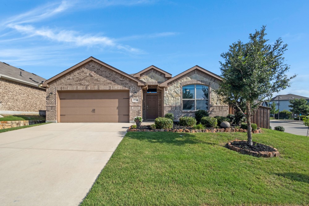 11705 Silver Queen Drive Aubrey TX 76227