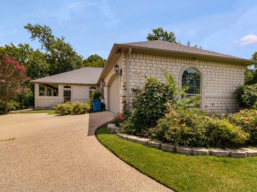 2420 Park Place Corsicana TX 75110